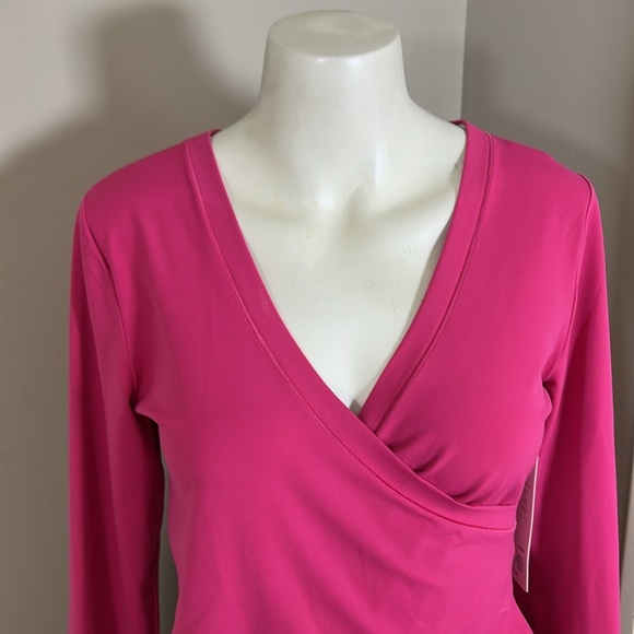 Athleta Transcend Wrap Top Salvia Pink Vneck Gym Yoga UPF Stretch Sz M NEW - Picture 3 of 10